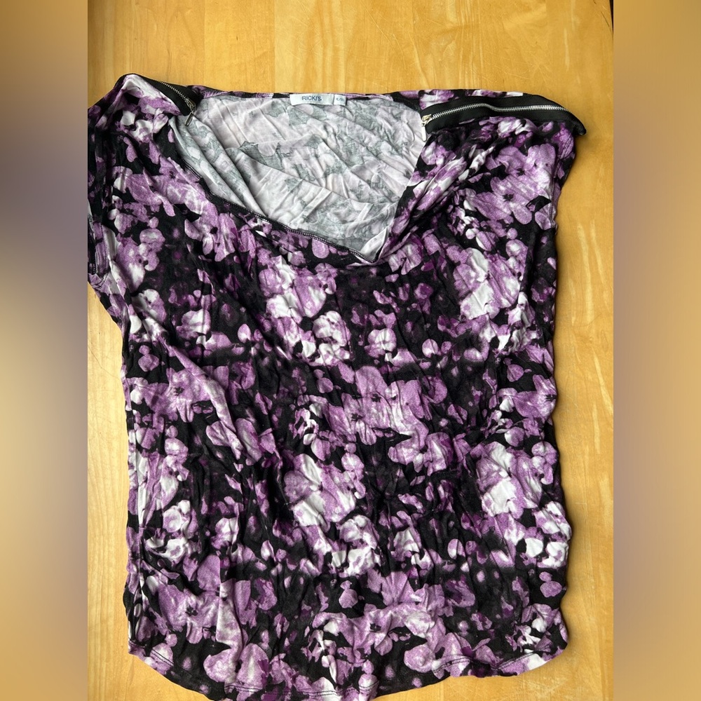 Ricki’s scoop neck tshirt!